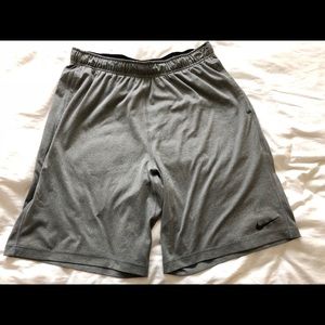 Men’s Nike basketball/training shorts size Large